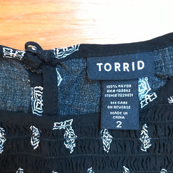 Torrid Black White Short Sleeve Blouse, EUC, 2 - Picture 4 of 12